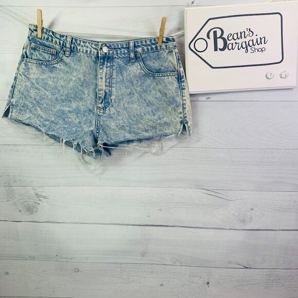 Forever 21 Womens High Rise Acid Wash Denim Shortie Shorts Cut Off Size 30 - Picture 2 of 8